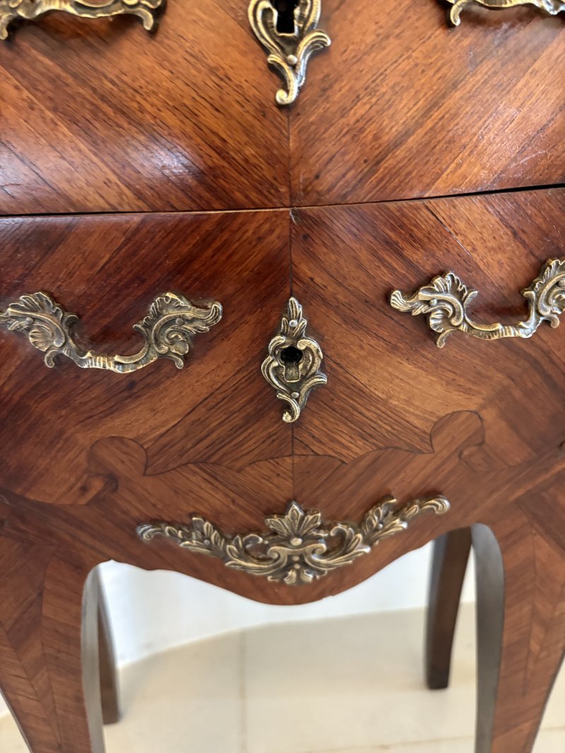 Pair of Antique Quality French Kingwood Marble Top Marquetry Inlaid Bedside Cabinets - Image 9